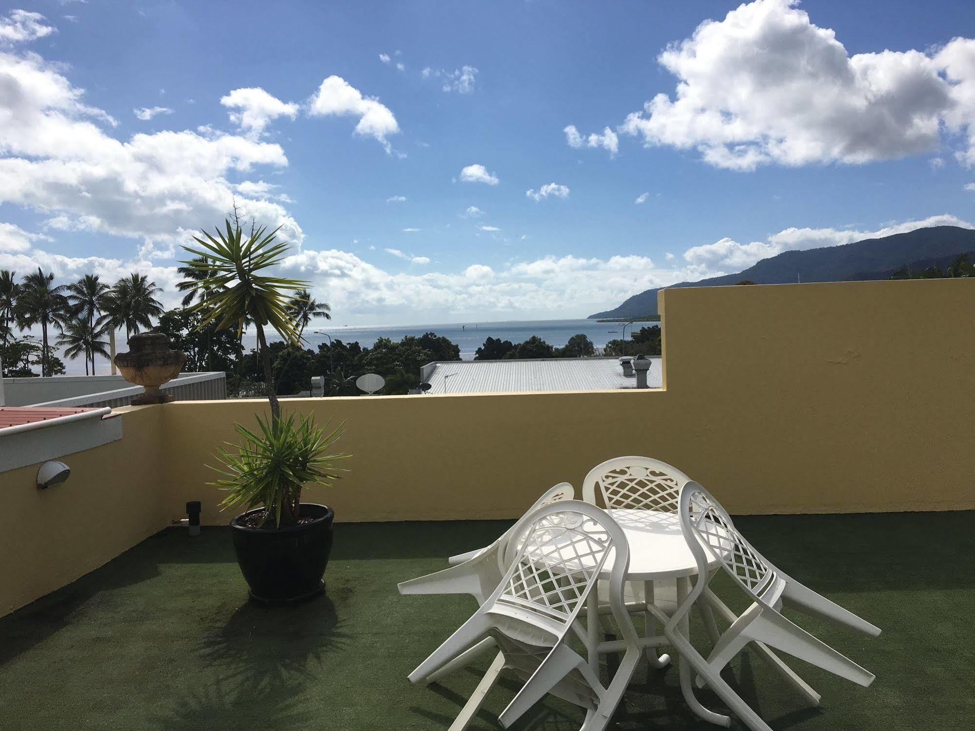 Il Palazzo Holiday Apartments Cairns Exterior foto